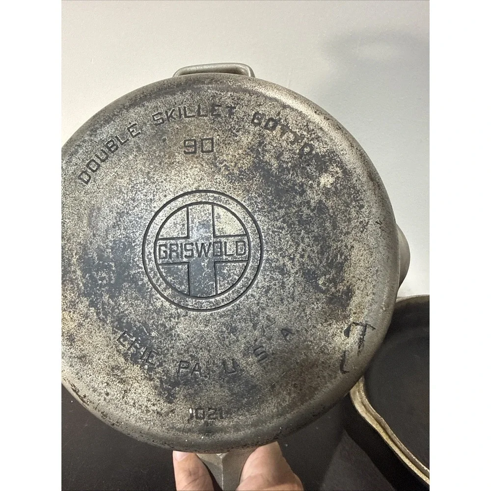 Vintage Griswold #90 Cast Iron DOUBLE SKILLET 1021 & 1022 Erie PAT. Original